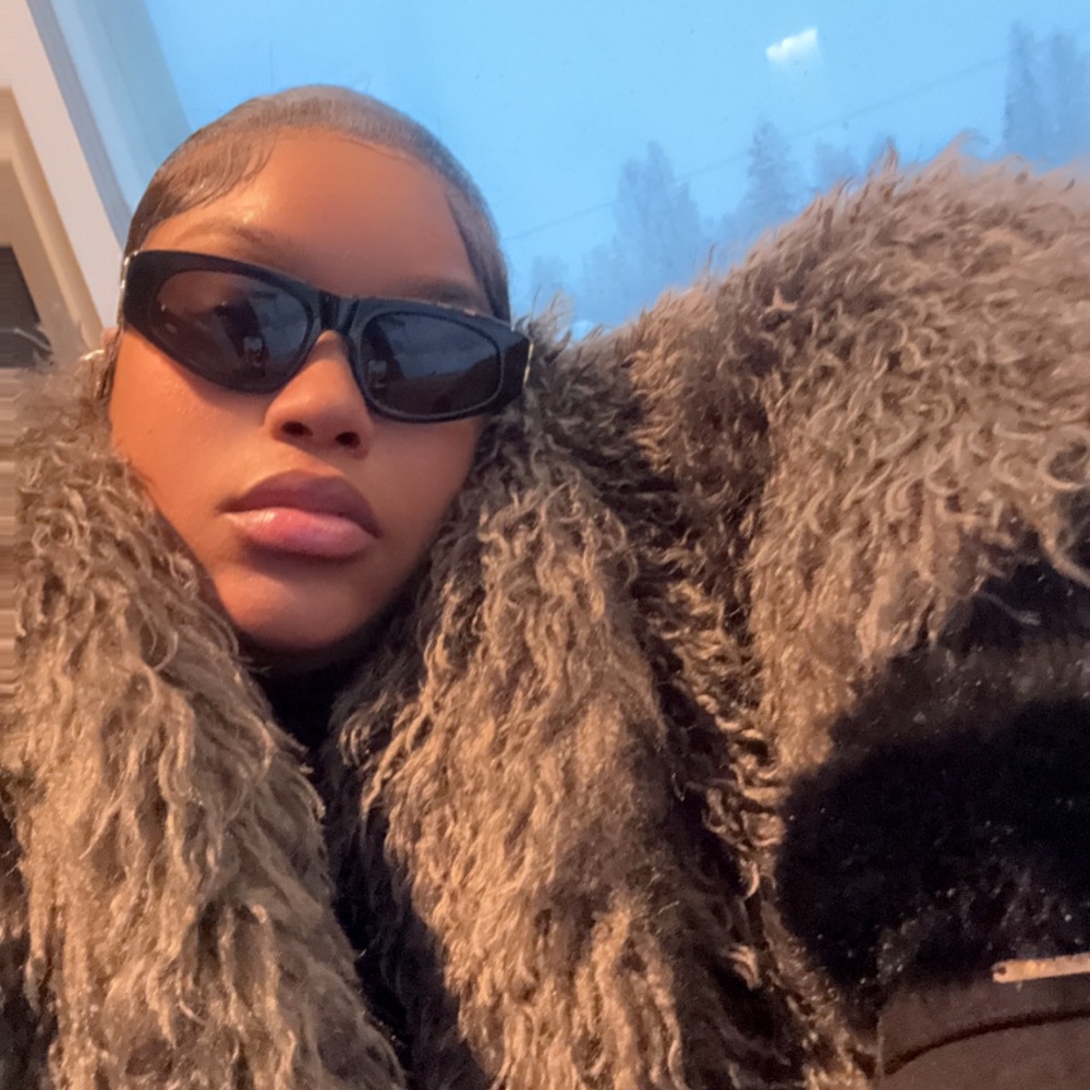 Meet your Posher, Tresey